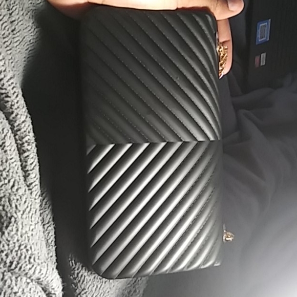 Purse - Picture 2 of 4